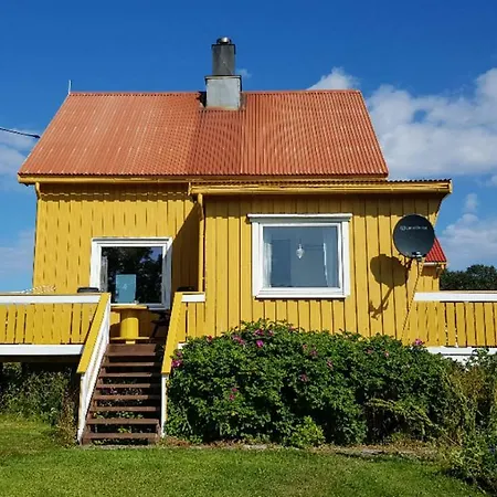 Perfect House For Northern Lights 펜션 Laukvik