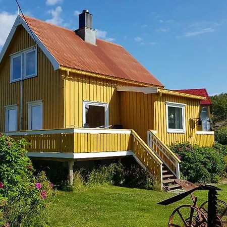 Perfect House For Northern Lights *